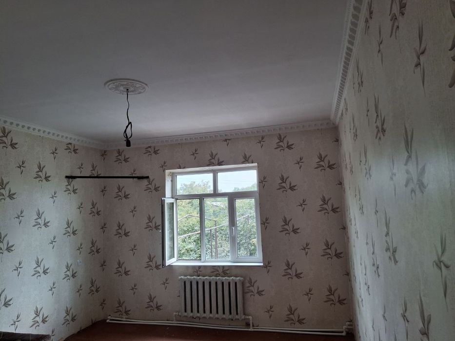 Sergeli xovli sotladi 3.5sotix 2 etaj yevroremont