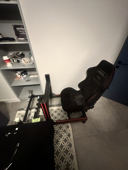 Игровое кресл Recaro sr3 вместе с креплениями