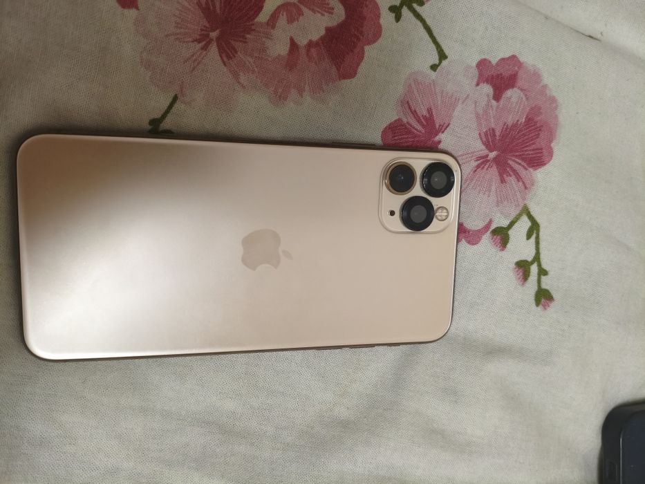 Продам Айфон 11 про макс