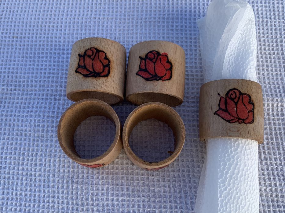 Дървени рингове от бук за салфетки и други аксесоари