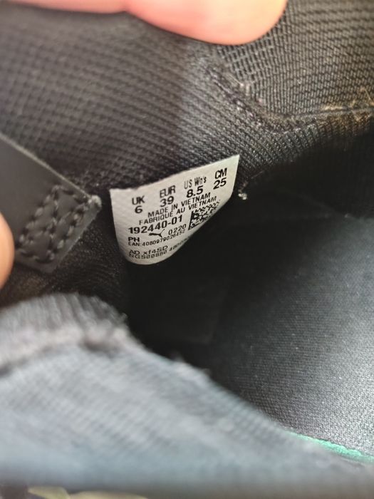 Vând adidași Puma mărimea 39