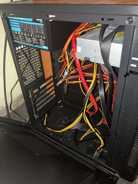Carcasa + Sursa Aerocool VS Plus 700W