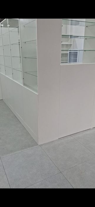 Полки шкафы для аптеки