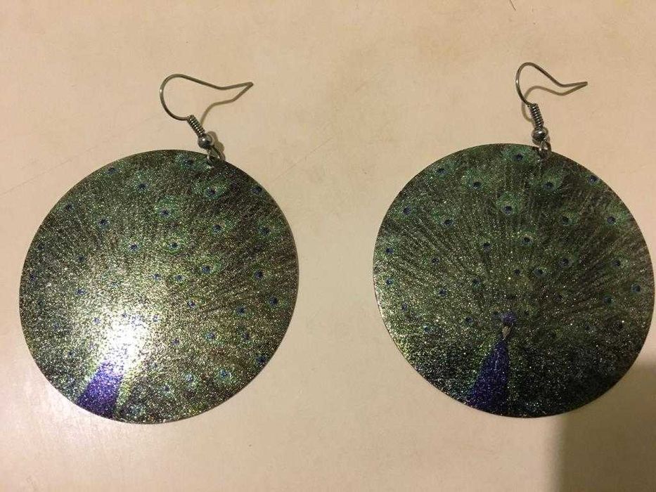 Красивые стильные серьги