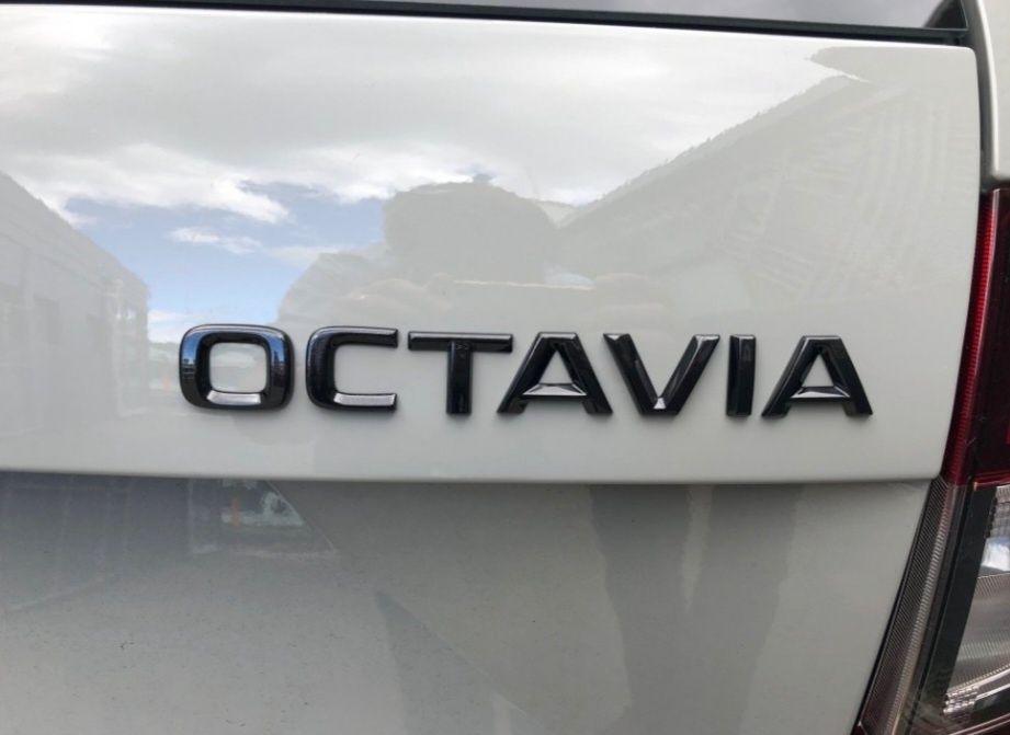 Емблема Октавия за Шкода / Надпис Octavia / Октавия надпис / Octavia