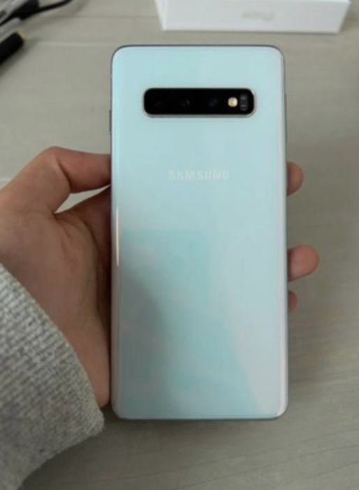 Vând samsung S10+ display spart