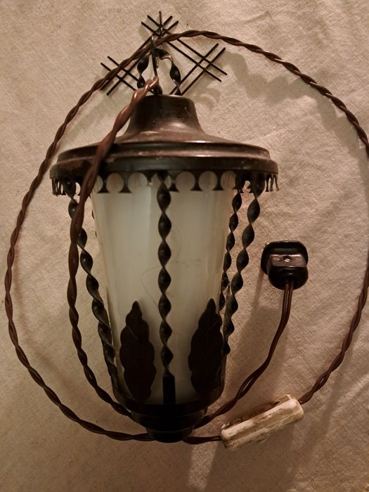 Нощна желязна лампа за стена