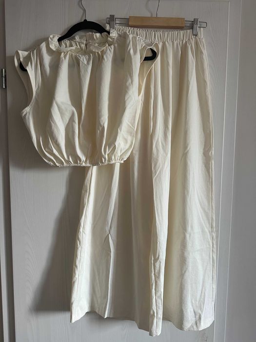 Ефирен дамски летен комплект в бежов цвят - размер S