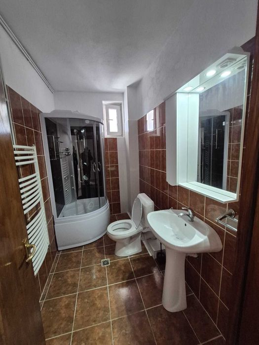 Inchiriez apartament cu 4 camere, Brasov, zona centrala