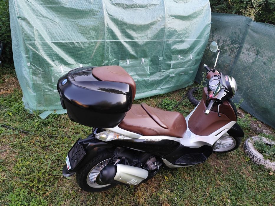 Пиаджо Бевърли 300 Piaggio Beverley 300
