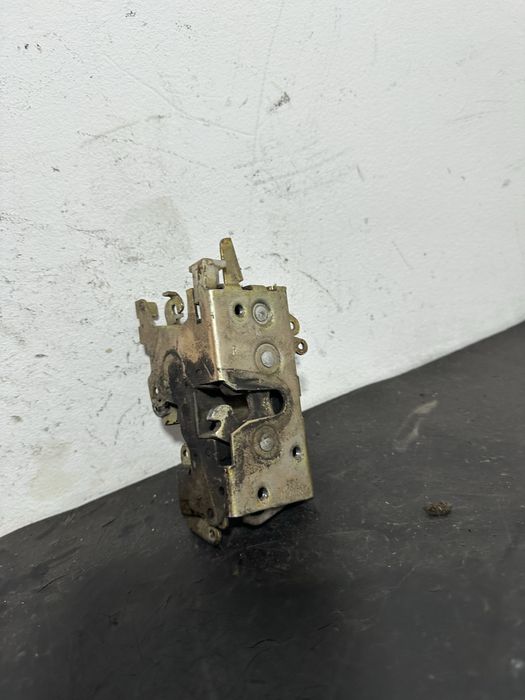 Broasca usa dreapta fata Mercedes sprinter Volkswagen LT A9017201535