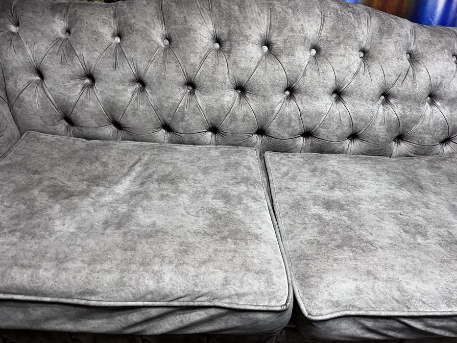 Продаю диван . В отличном состоянии