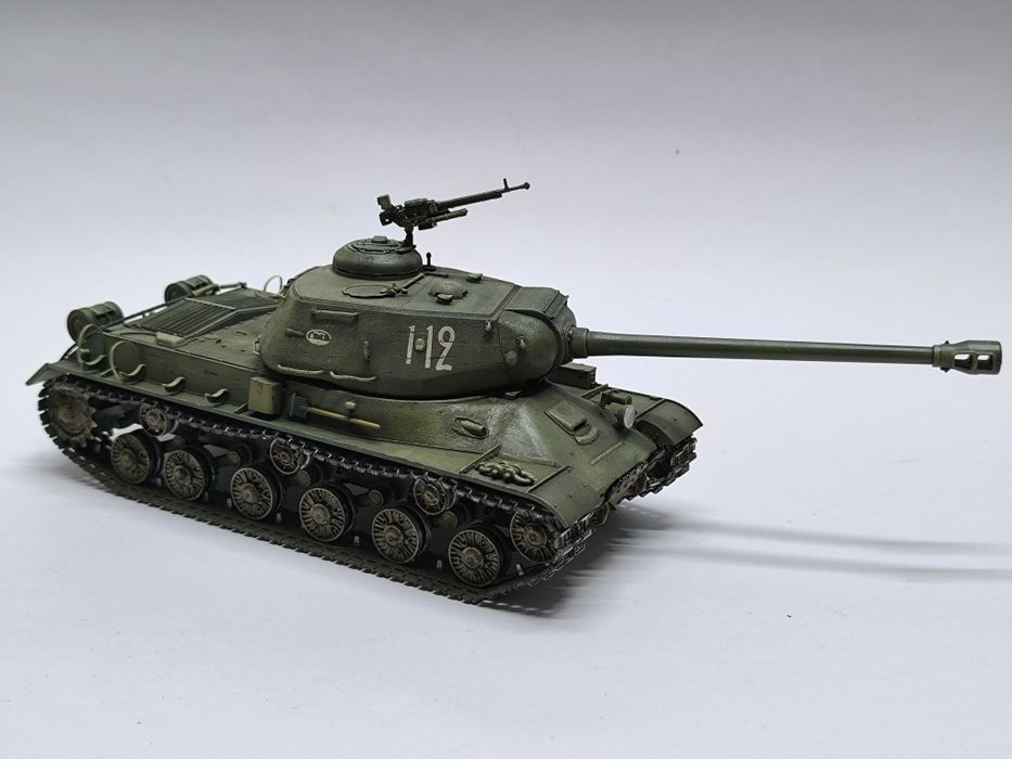 Продам готовую собранную модель ИС-2