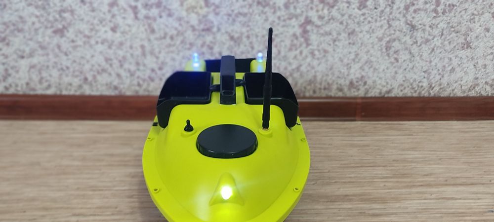 Прикормочный кораблик