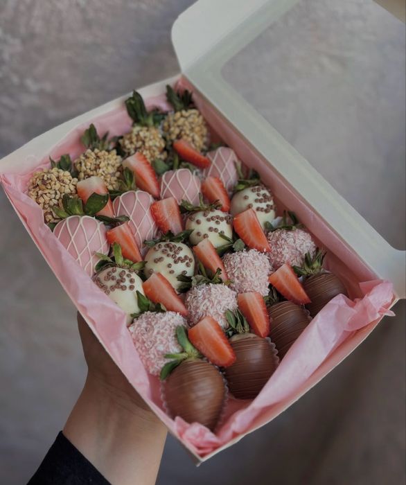 клубника в шоколаде букет