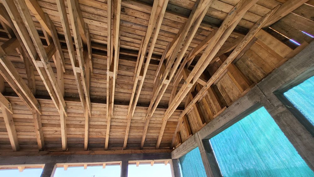 Executăm case familiale