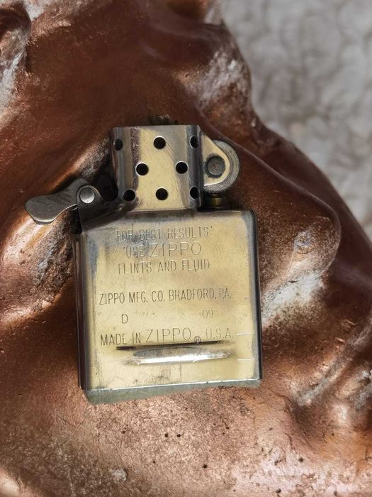 Bricheta anti-vant ZIPPO Harley-Davidson husa piele naturala neagra