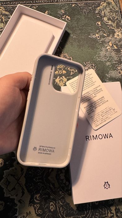 Husa iphone 15 pro Rimowa de aluminiu