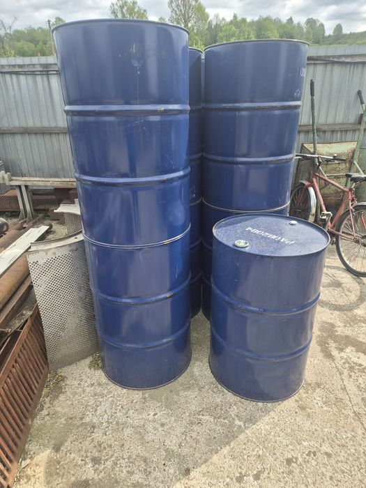 Butoaie metalice 200L – folosite o singură dată
Vând butoaie metalice de 200L, în stare foarte bună.
Rezistente, cu dopuri filetate, curate.
Potrivite