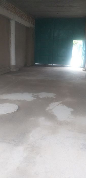 Hovli sotiladi 6 xonali 5.5 sotix