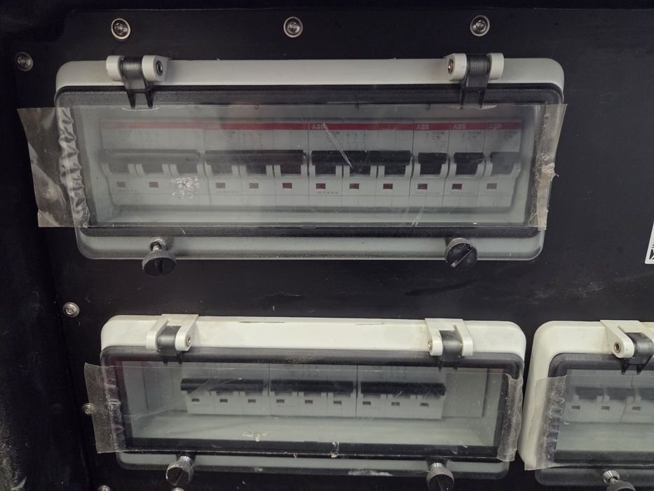 Distribuitor electric box Mennekes 63 amperi 6 x 380 6 x 220