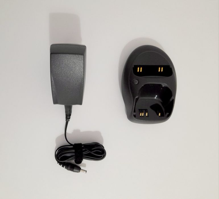 Dock Finland Nokia 6310i & incarcator Finland. Accesorii noi.