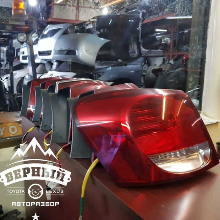 Задние фонари Lexus GS300 (190)
