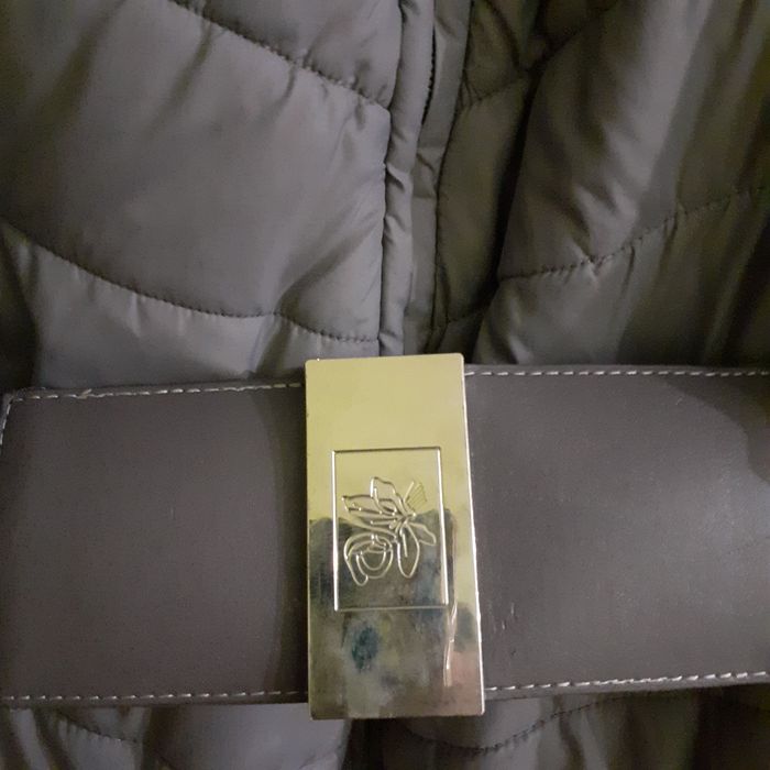 Дамска зимна грейка с шал яка, номер 48! Топла и лека с 2 джоба с цип.