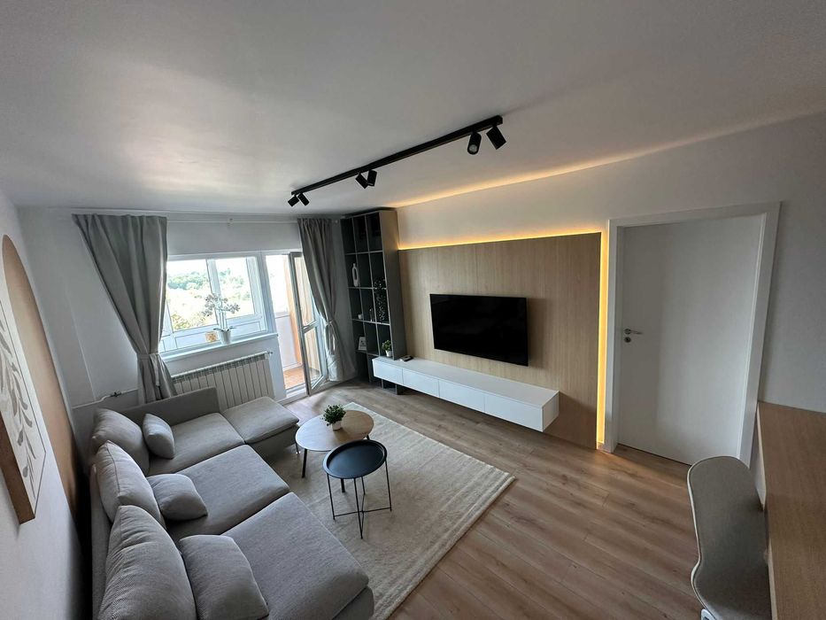 PROPRIETAR inchiriez ap 2 cam, Parcare, Centrala, Metrou Piata Muncii