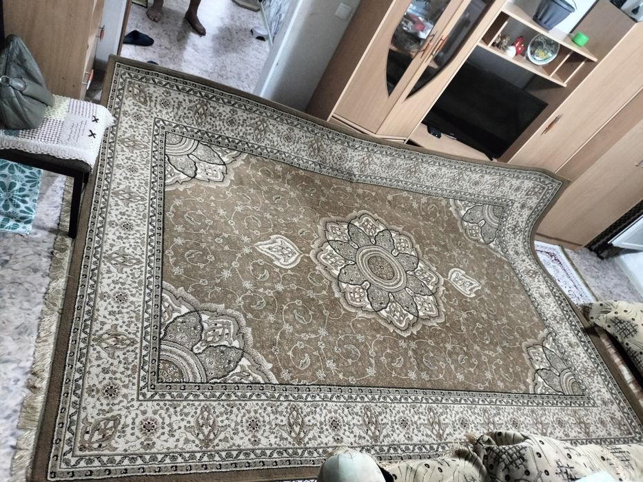Продам 2 ковра размер 2,5х3,5