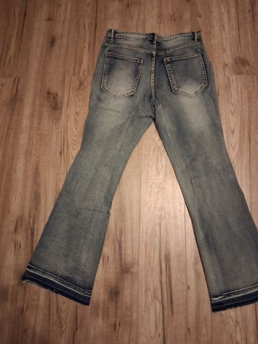 Blugi flared,  livrare  DOAR  in iasi