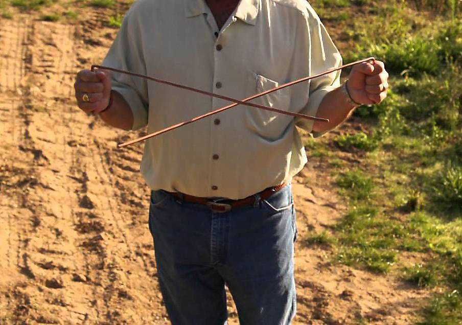 Откриване на вода за кладенци и сондажи от доказан багетист