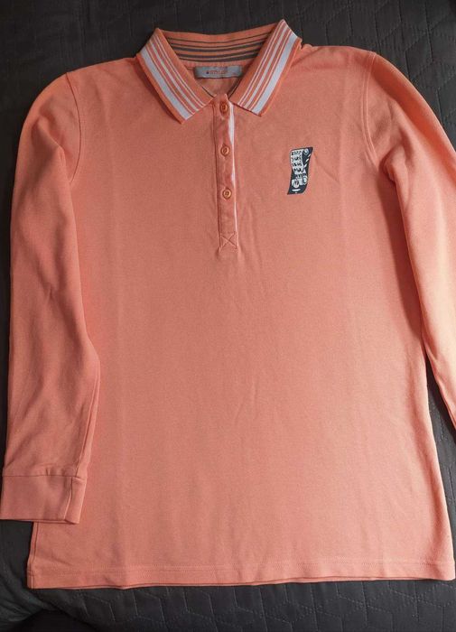 Чисто нови униформени блузи