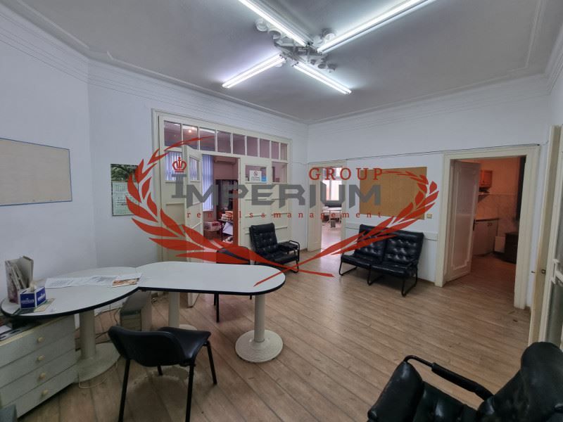 Дава се под наем Офис в Варна, Център - 86 кв.м за 612 € - Снимка #1