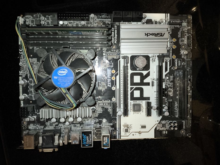 Геймърска Дънна платка ASRock Z270 Pro4 - Z270-PRO4 с процесор