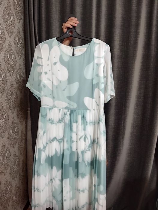 Продается дубленка, платья