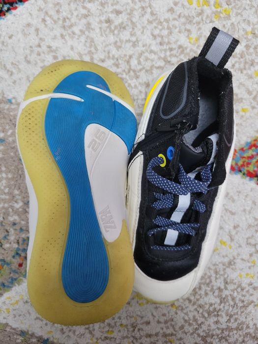 Adidasi Zara marimea 26