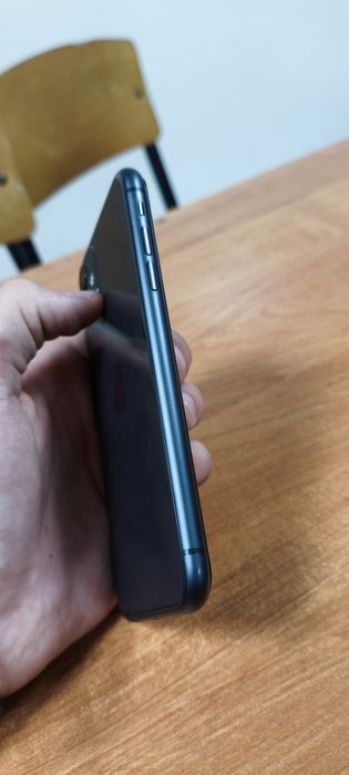 Продам айфон 11 128гб