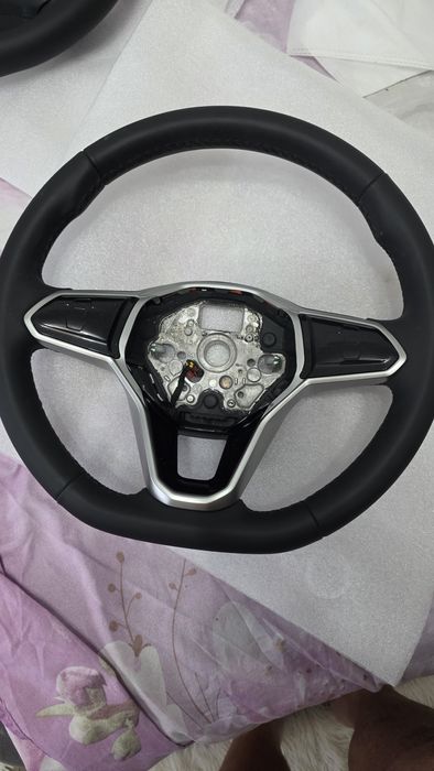 Volan VW  passat golf 8  cu incalzire  padele