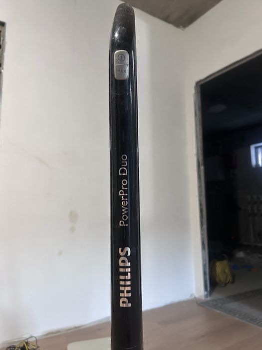 Беспроводной вертикальный пылесос Philips