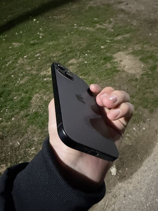 iPhone 15  128гб