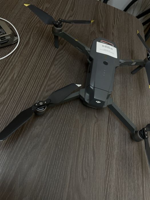 DJI Mavic pro- черный квадрокоптер