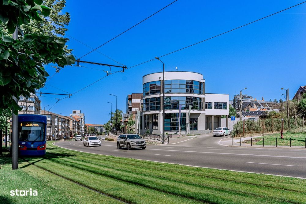Clădire modernă mixtă – birouri și spații comerciale, ORADEA