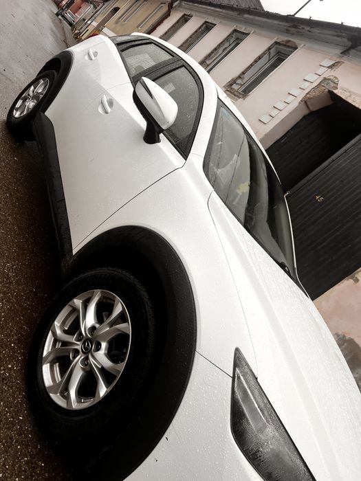 Vine mazda 14 duzel 6000€ neg 2016 matriculata in2019 detali in pv