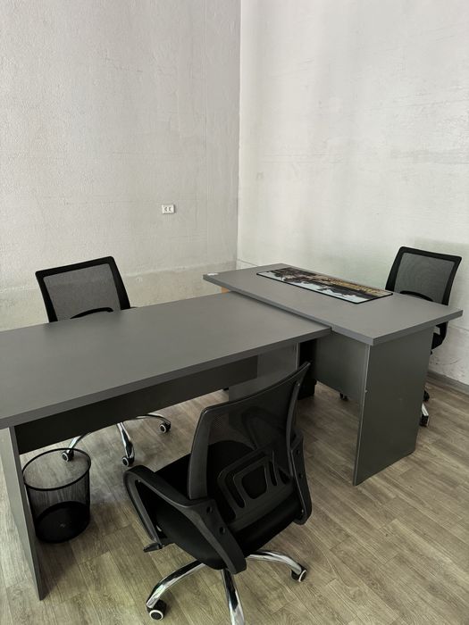 Ofisniy mebel sotiladi