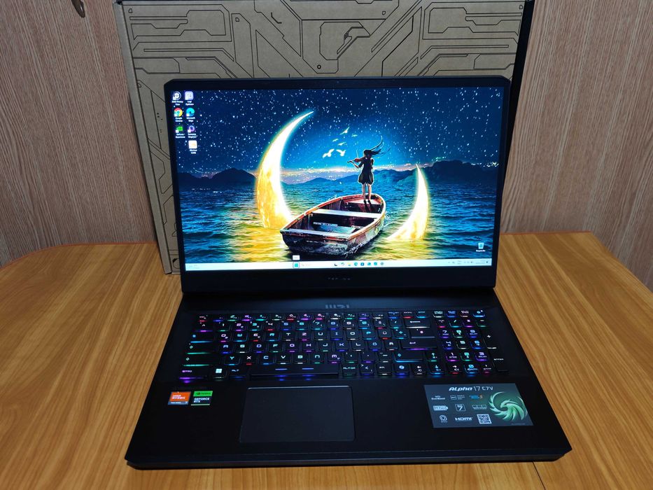 Laptop Gaming Premium MSI Alpha 17 C7V Ryzen 7840HX RTX4070 32GB / 2TB