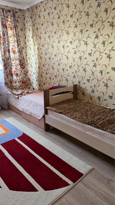 Шкаф , кровати , столик