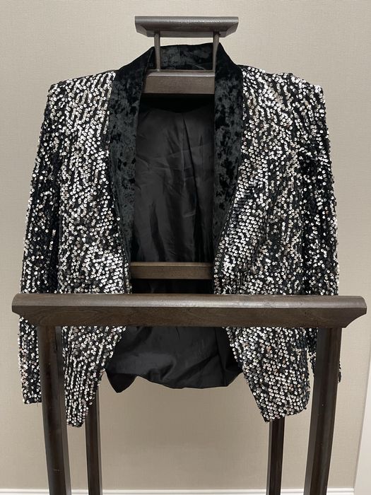 продам пиджаки (очень дешево )