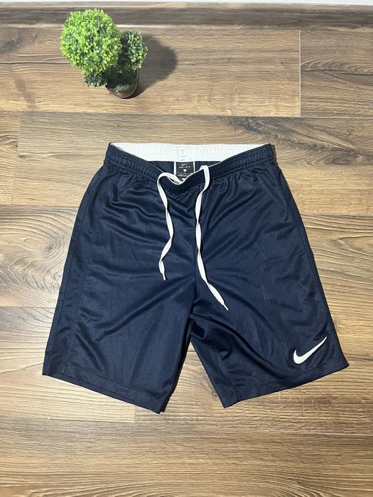 Pantaloni scurti dri-fit nike