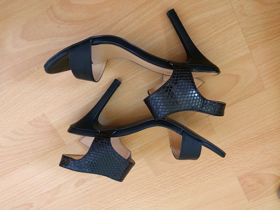 Дамски сандали на ток 37 номер